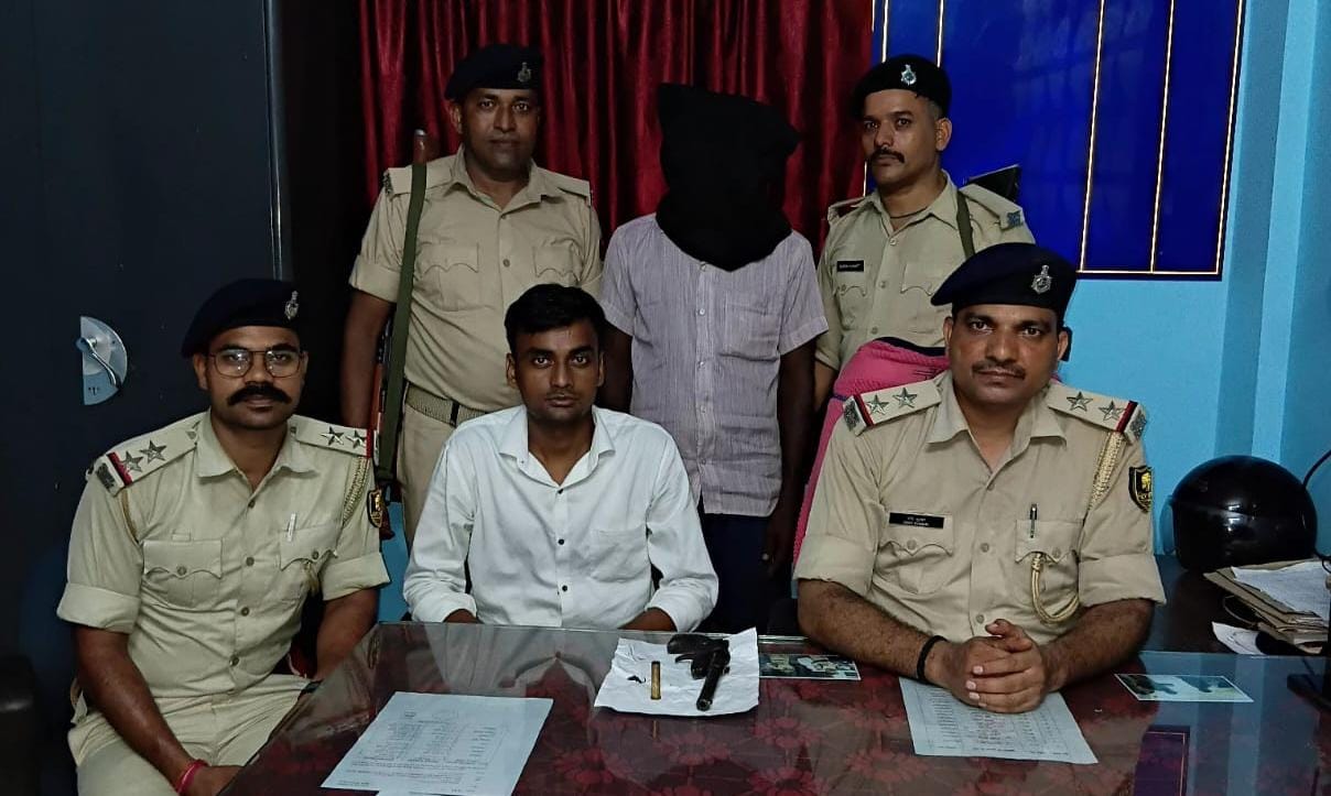पुलिस के गिरफ्त में आरोपी