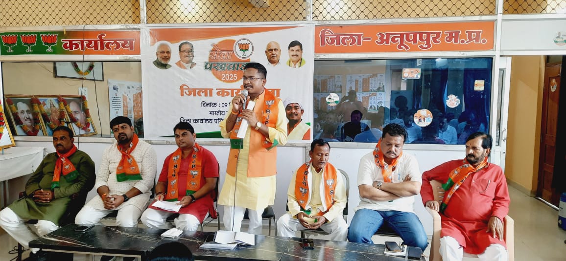 कार्यशाला को संबोधित करते जिला अध्यक्ष कार्यशाला को संबोधित करते जिला अध्यक्ष