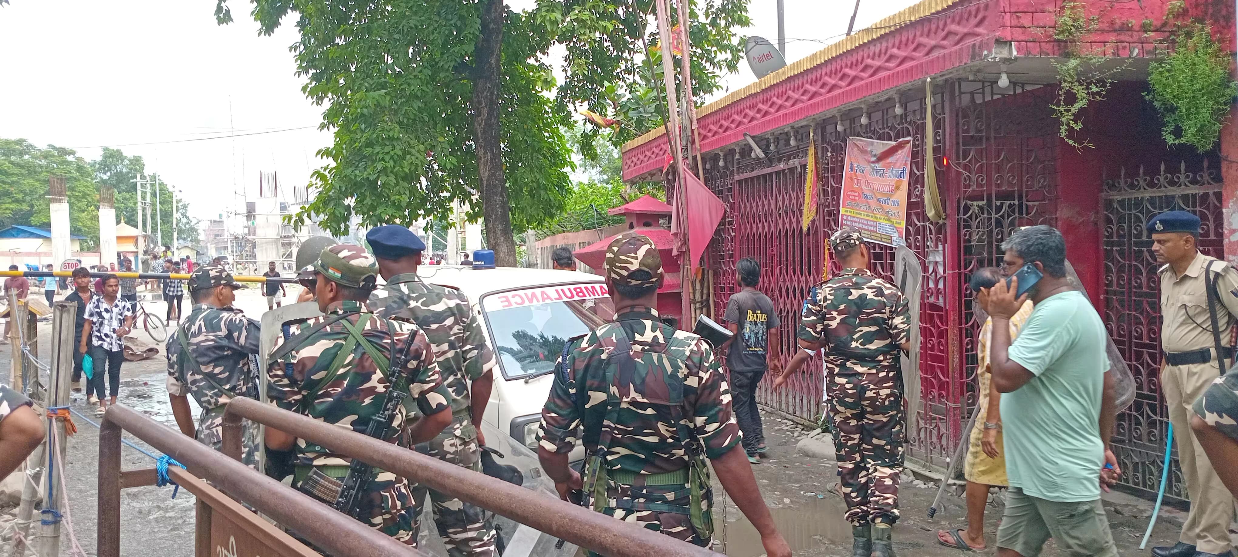 अररिया फोटो:बॉर्डर पर एसएसबी जवान अररिया फोटो:बॉर्डर पर एसएसबी जवान