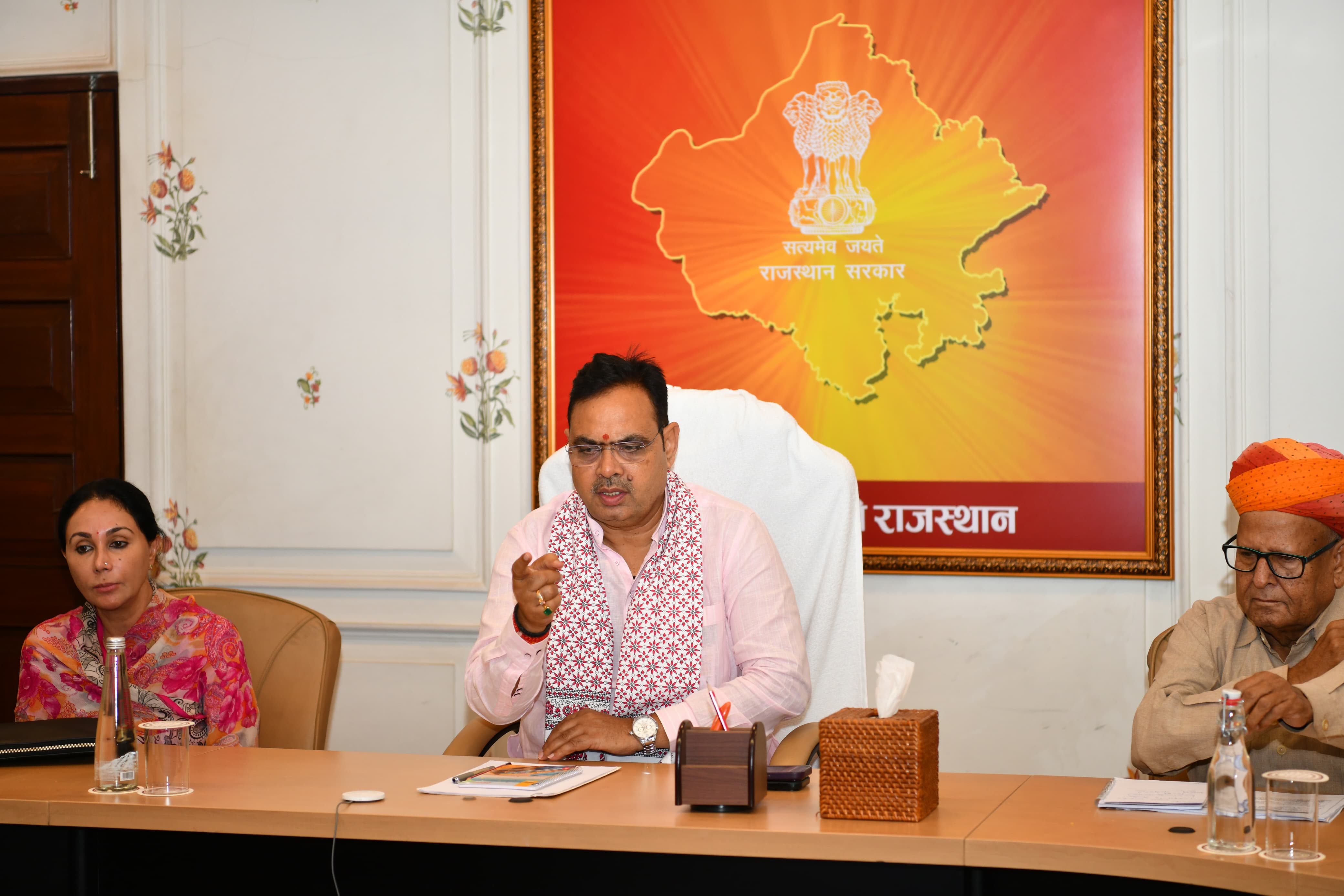 मुख्यमंत्री शर्मा महाराणा प्रताप सर्किट की बैठक लेते हुए।