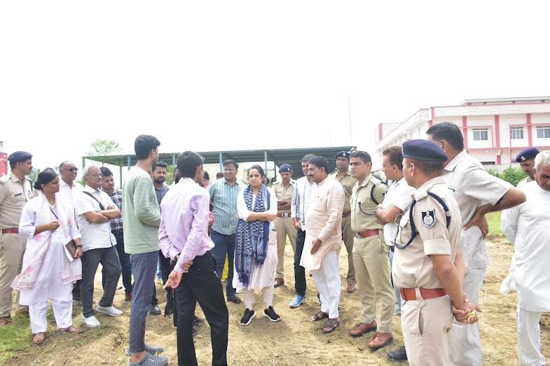 मुख्यमंत्री के प्रस्तावित भ्रमण कार्यक्रम को लेकर कलेक्टर, एसपी ने किया कार्यक्रम स्थलों का निरीक्षण मुख्यमंत्री के प्रस्तावित भ्रमण कार्यक्रम को लेकर कलेक्टर, एसपी ने किया कार्यक्रम स्थलों का निरीक्षण