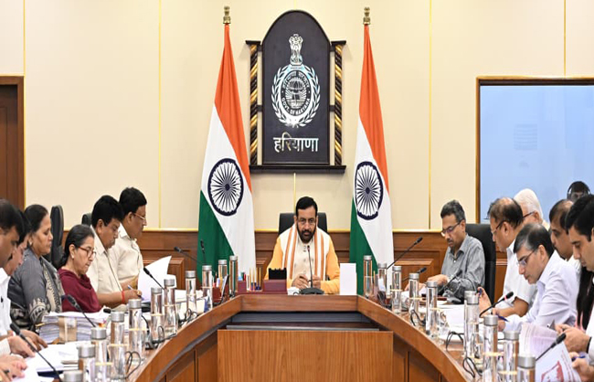 हरियाणा के मुख्यमंत्री नायब सैनी मनसा देवी श्राइन बाेर्ड की बैठक लेते हुए हरियाणा के मुख्यमंत्री नायब सैनी मनसा देवी श्राइन बाेर्ड की बैठक लेते हुए