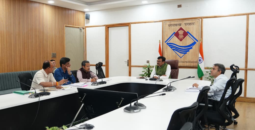 सचिवालय स्थित सभागार में मुख्य सचिव ने ईको टूरिज्म के विकास के लिए गठित उच्चाधिकार प्राप्त समिति (एचपीसी) की बैठक करते।