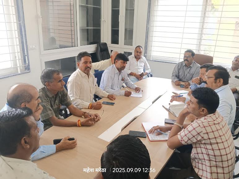 संयुक्त किसान मोर्चा ने मल्हारगढ़ एसडीएम से फसल बीमा मुआवजा की विसंगतियों को लेकर की चर्चा संयुक्त किसान मोर्चा ने मल्हारगढ़ एसडीएम से फसल बीमा मुआवजा की विसंगतियों को लेकर की चर्चा