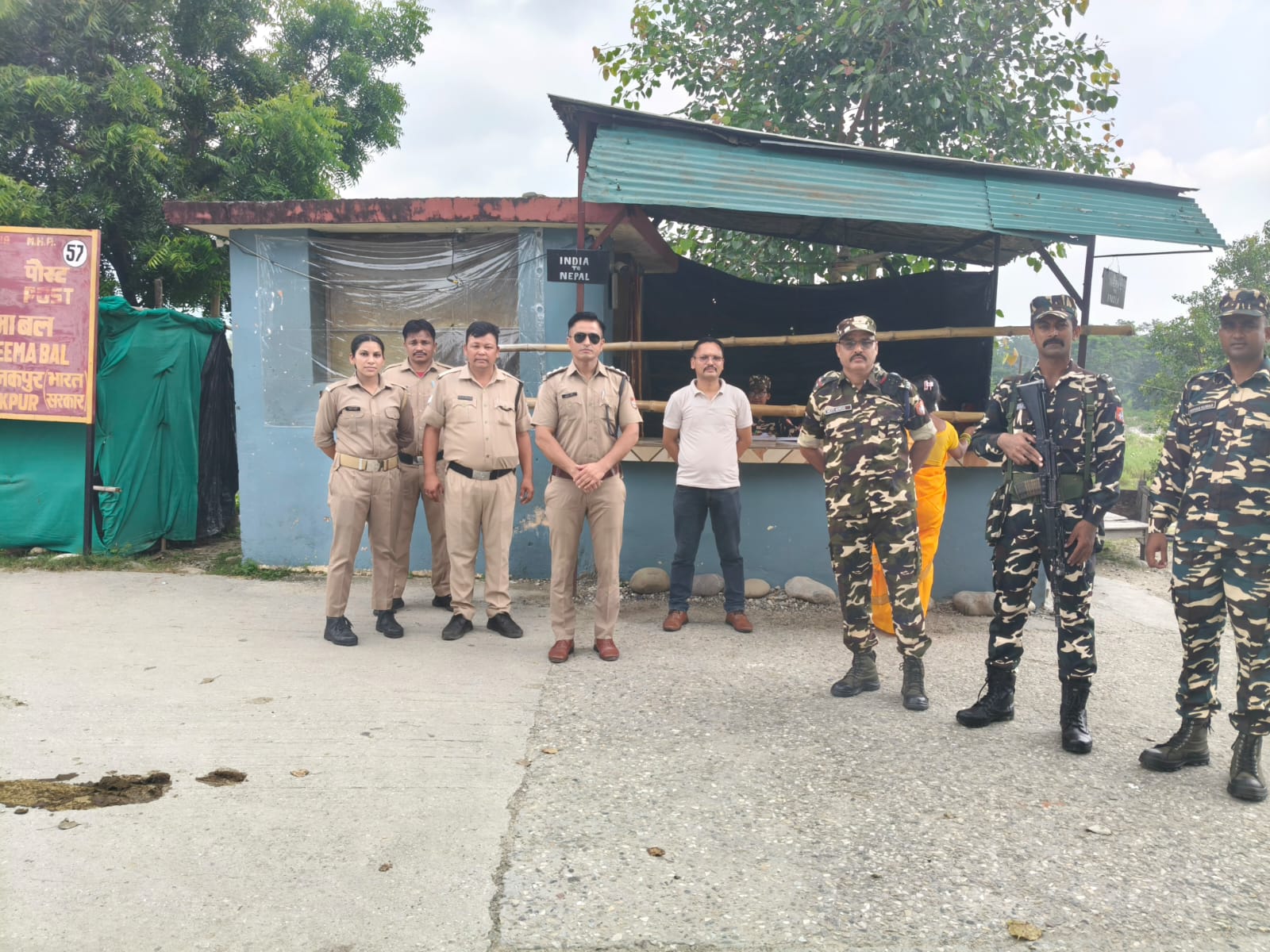 पुलिस अलर्ट मोड में पुलिस अलर्ट मोड में