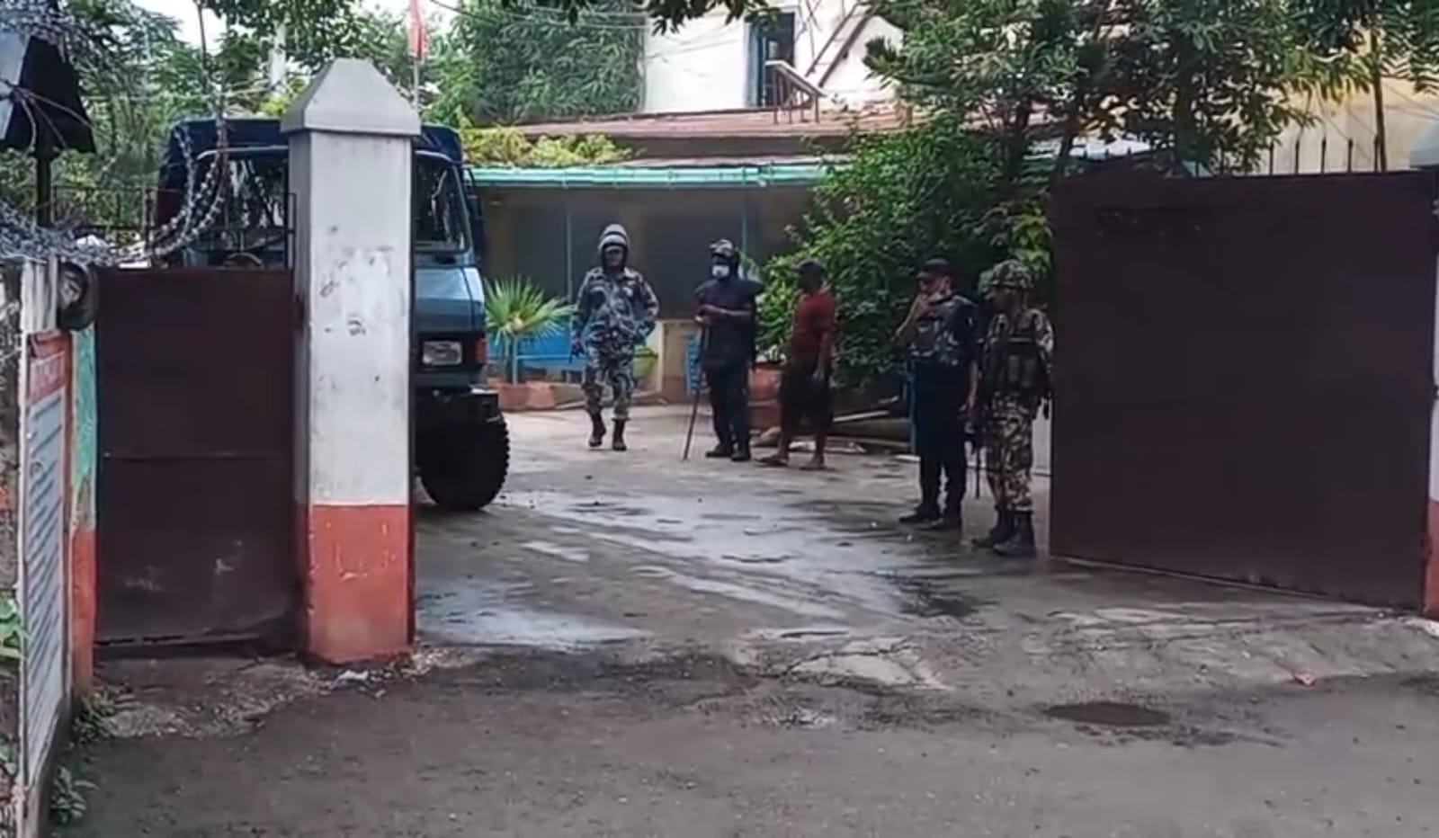 वीरगंज जेल ब्रेक के प्रयास को विफल करते जवान वीरगंज जेल ब्रेक के प्रयास को विफल करते जवान