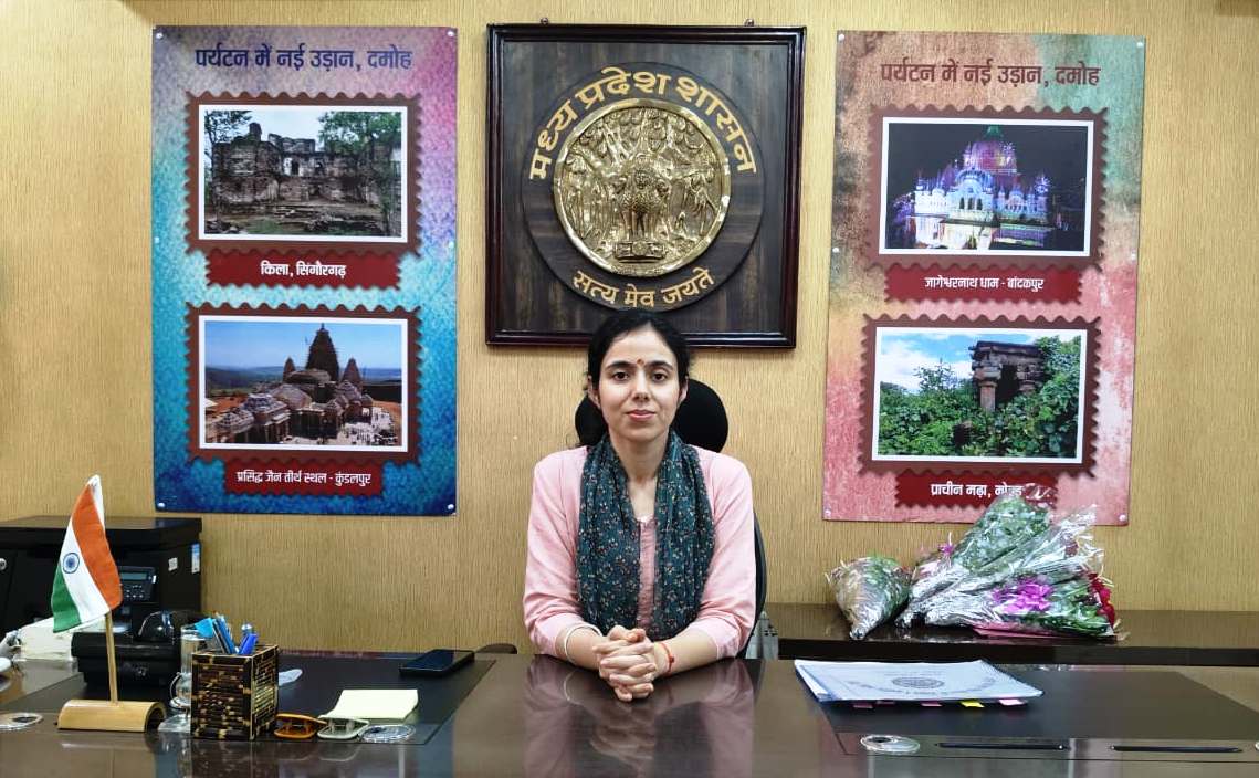 दमोह -मिशा सिंह (आईएएस) दमोह कलेक्टर का पदभार ग्रहण किया