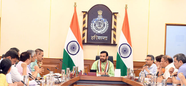 हरियाणा के मुख्यमंत्री नायब सैनी साै कराेड़ से अधिक की परियाेजनाओं पर बैठक लेते हुए हरियाणा के मुख्यमंत्री नायब सैनी साै कराेड़ से अधिक की परियाेजनाओं पर बैठक लेते हुए