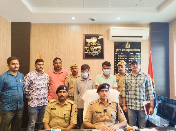 घटना का खुलासा करते पुलिस उपायुक्त दक्षिणी निपुण अग्रवाल
