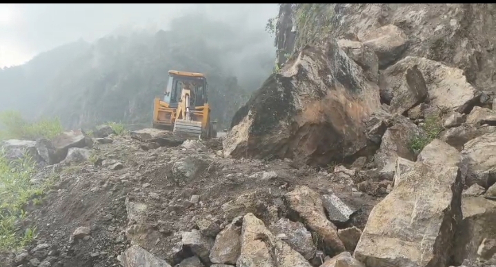 सिरमौर में लोक निर्माण विभाग को अभीतक 92 करोड़ का नुकसान ,62 सड़क मार्ग अभी भी बंद