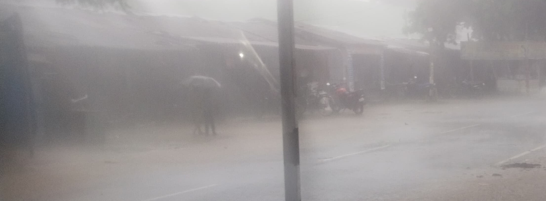 पश्चिम चंपारण में मूसलाधार बारिश से किसानों को राहत