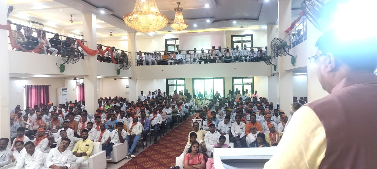 बैठक में उपस्थित बीजेपी मंडल के कार्यकर्ता
