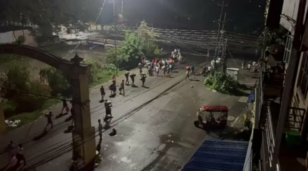 अररिया फोटो:झुमका जेल से फरार हो रहे कैदी