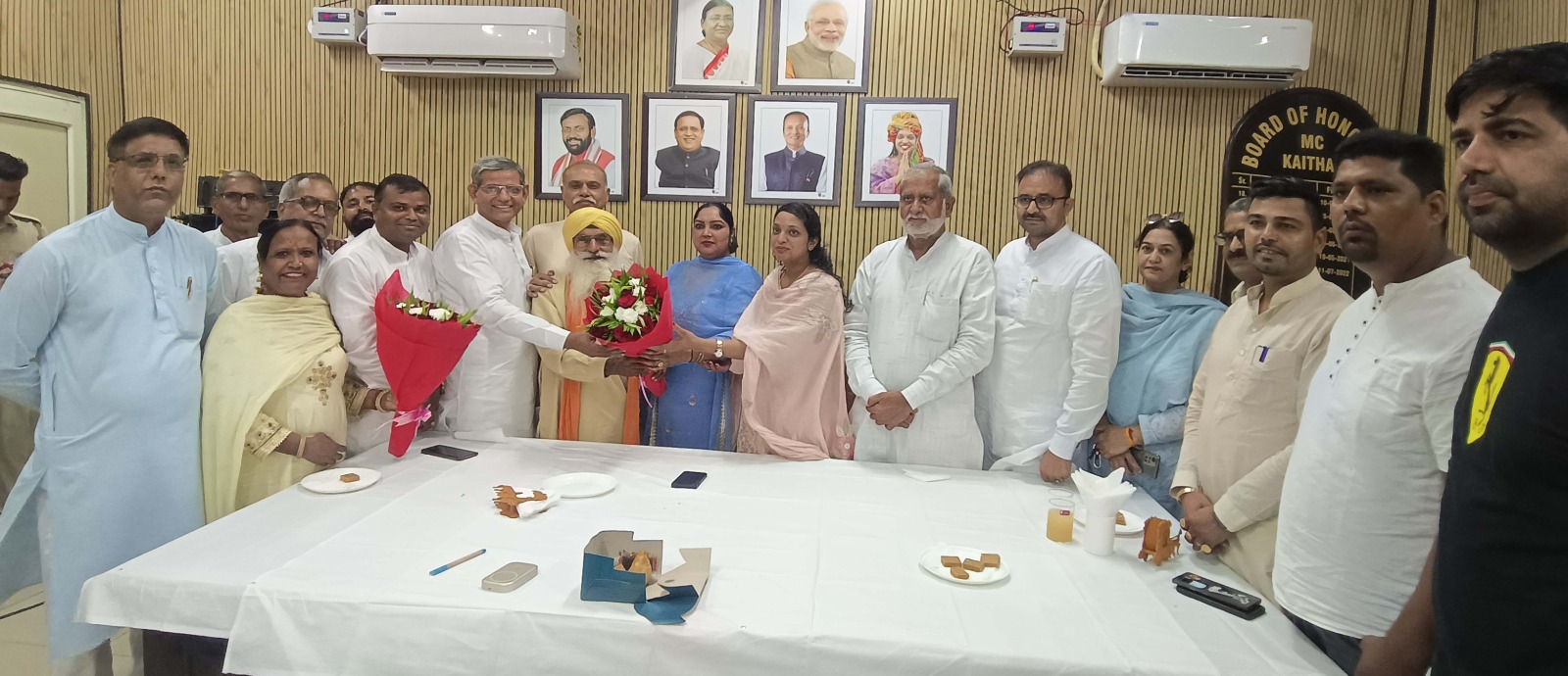 कैथल में मनाेनित पार्षद शपथ ग्रहण के दाैरान