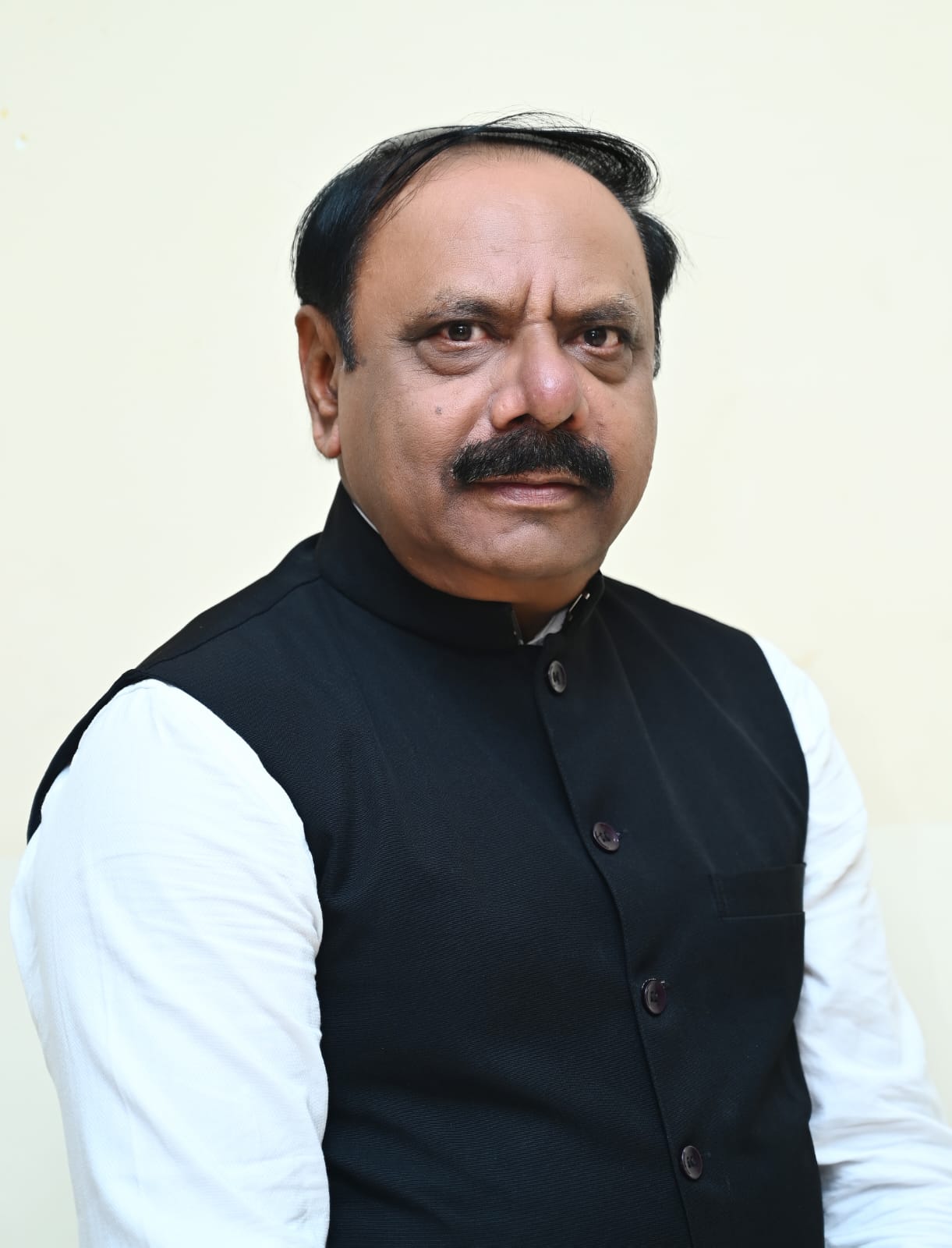 अध्यक्ष पद के दावेदार तुलसी पटेल की फोटो अध्यक्ष पद के दावेदार तुलसी पटेल की फोटो