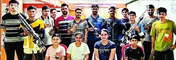 राज्य स्तरीय शूटिंग प्रतियोगिता में पदक जीतने वाले मुरादाबाद जनपद के सात खिलाड़ी। राज्य स्तरीय शूटिंग प्रतियोगिता में पदक जीतने वाले मुरादाबाद जनपद के सात खिलाड़ी।