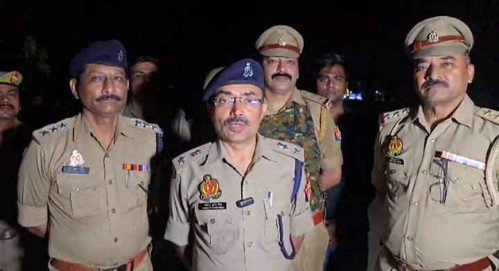 जानकारी देते एसपी सिटी जानकारी देते एसपी सिटी