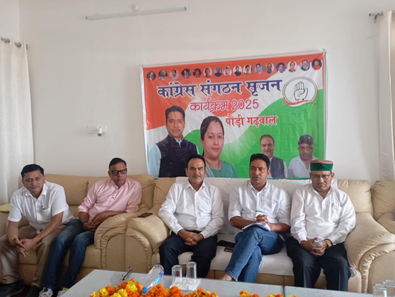 पौड़ी में प्रेस वार्ता करते  सांसद राहुल कासवान