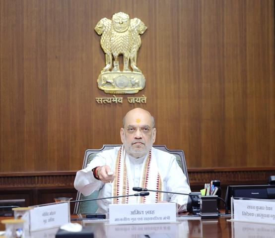 केन्द्रीय गृह मंत्री अमित शाह गुरुवार को वीडियो कॉन्फ्रेंसिंग के माध्यम से पांच हवाई अड्डों पर एफटीआई-टीटीपी का उद्घाटन करते हुए केन्द्रीय गृह मंत्री अमित शाह गुरुवार को वीडियो कॉन्फ्रेंसिंग के माध्यम से पांच हवाई अड्डों पर एफटीआई-टीटीपी का उद्घाटन करते हुए