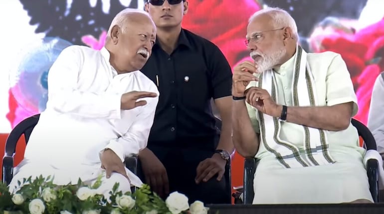 प्रधानमंत्री मोदी और सरसंघचालक मोहन भागवत (फाइल फोटो) प्रधानमंत्री मोदी और सरसंघचालक मोहन भागवत (फाइल फोटो)