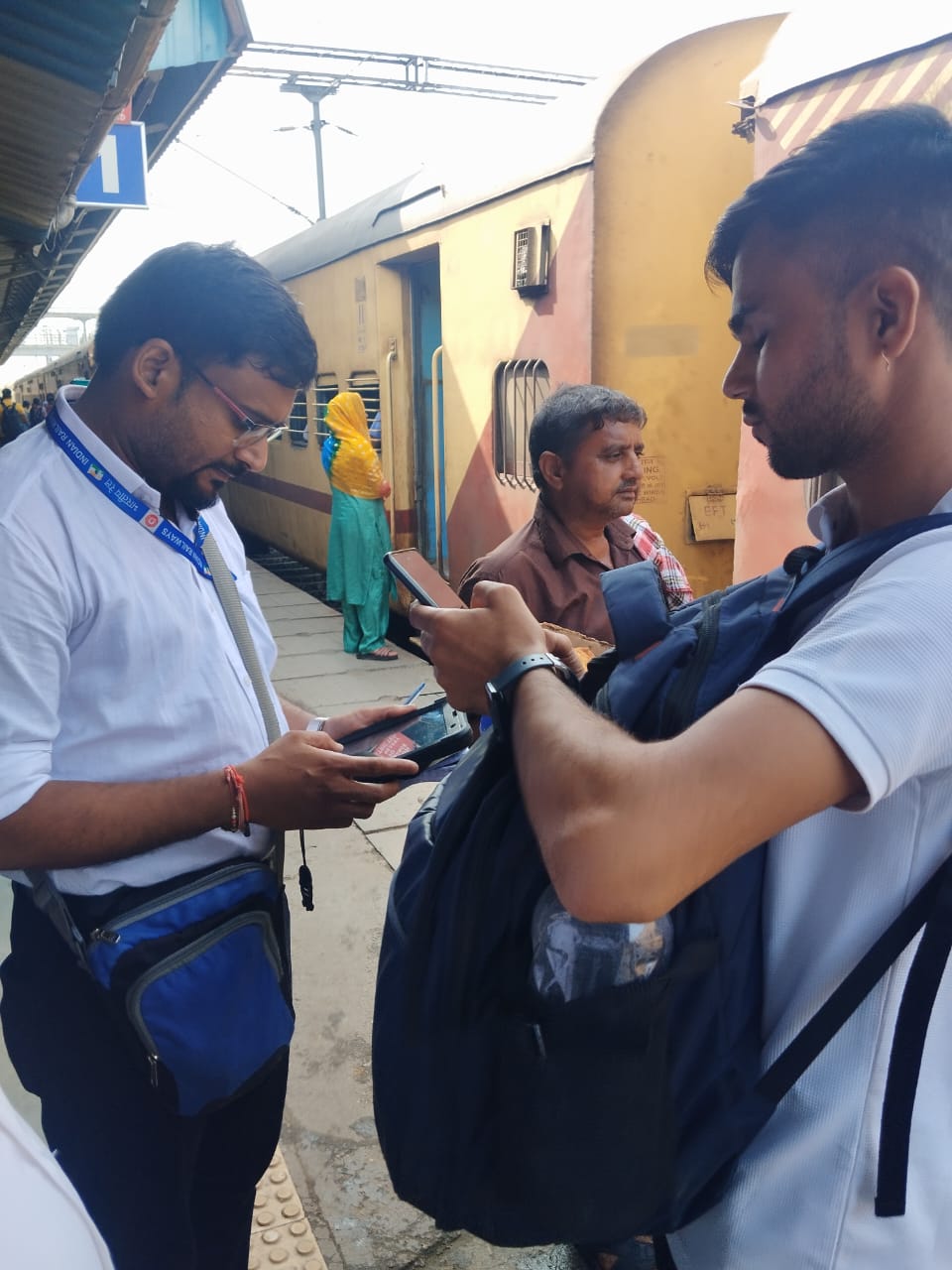 मुरादाबाद रेल मंडल के मुरादाबाद एवं देहरादून स्टेशन पर चलता किलेबंदी टिकट चेकिंग अभियान