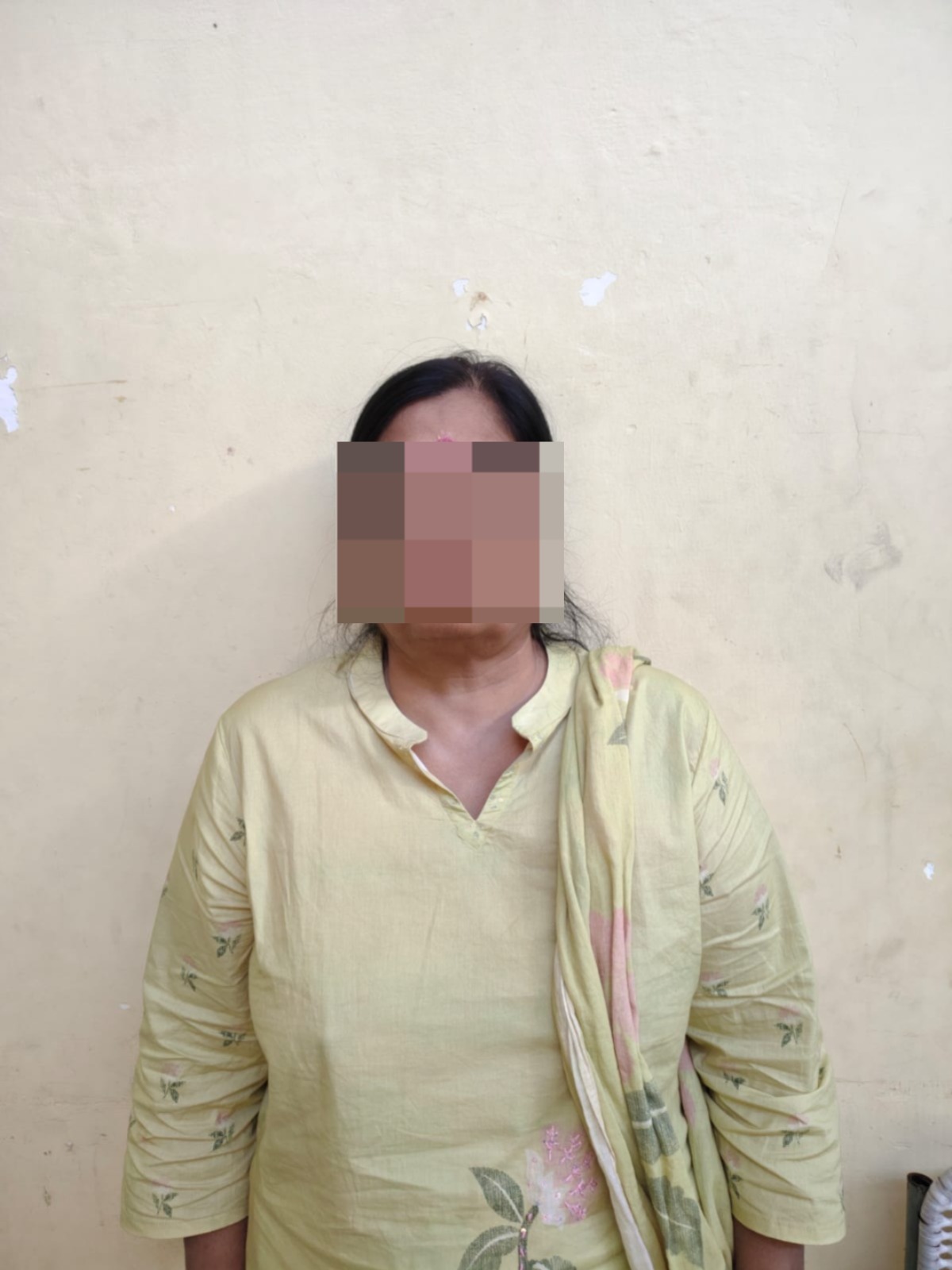 गिरफ्तार की गई महिला आरोपित गिरफ्तार की गई महिला आरोपित