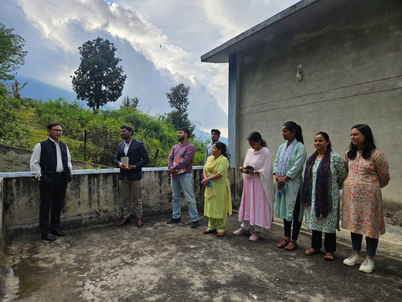 पौड़ी में राजकीय संप्रेषण गृह का त्रैमासिक निरीक्षण करते एडीएम पौड़ी में राजकीय संप्रेषण गृह का त्रैमासिक निरीक्षण करते एडीएम