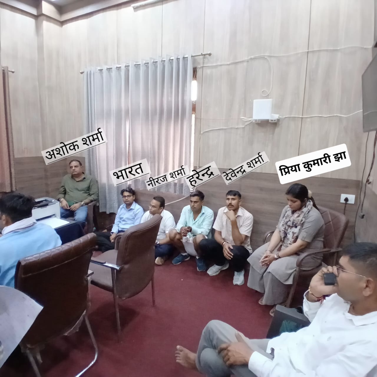 नगर परिषद के पांच अधिकारी-कर्मचारी रिश्वत लेते गिरफ्तार नगर परिषद के पांच अधिकारी-कर्मचारी रिश्वत लेते गिरफ्तार