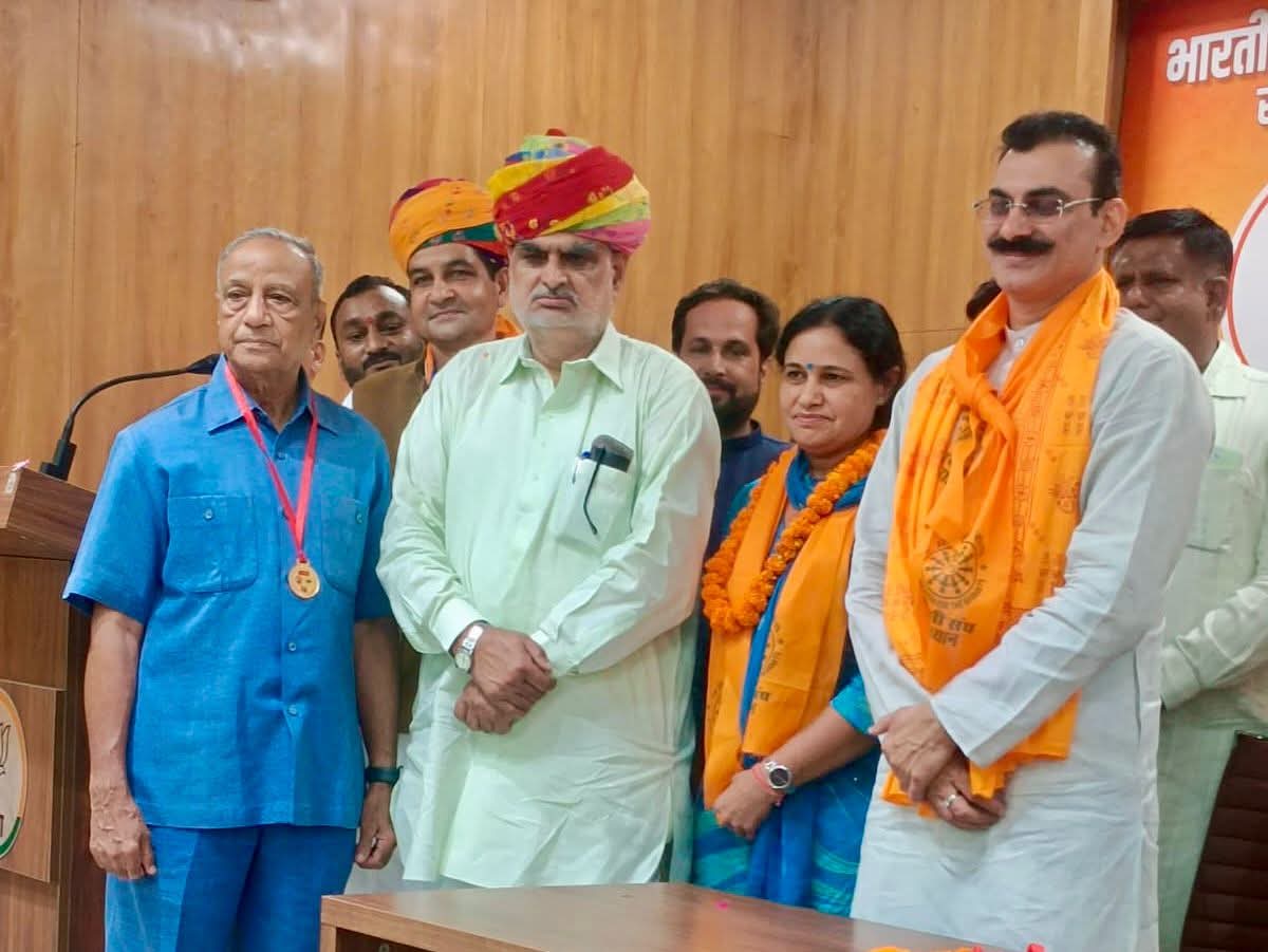 जयपुर पहुंची प्रधानमंत्री गौरव यात्रा का यूडीएच मंत्री खर्रा ने किया स्वागत