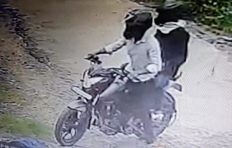 सीसीटीवी कैमरे में कैद हुए अपराधी