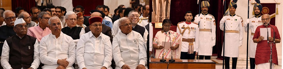 मप्र के राज्यपाल मंगुभाई पटेल उपराष्ट्रपति के शपथ ग्रहण समारोह में शामिल हुए