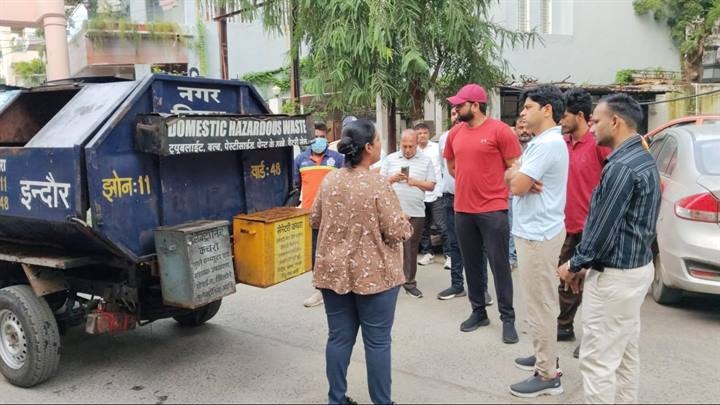 निगम आयुक्त ने किया शहर की सफाई व्यवस्था का निरीक्षण