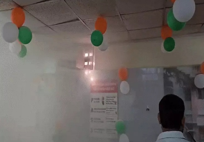 रीवाः संजय गांधी अस्पताल में लगी आग रीवाः संजय गांधी अस्पताल में लगी आग