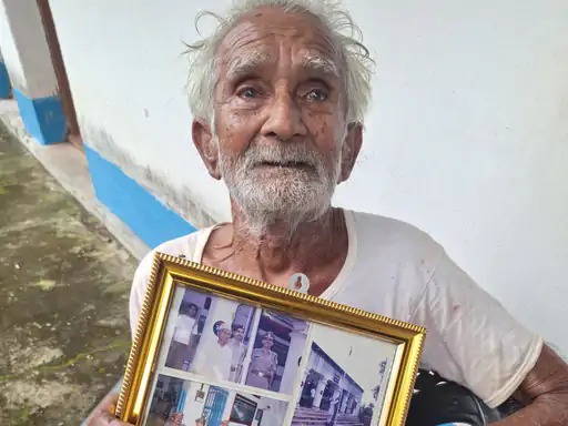 रामानुजगंज थाने से सेवानिवृत्त एएसआई को तीनों बेटों ने किया बेदखल रामानुजगंज थाने से सेवानिवृत्त एएसआई को तीनों बेटों ने किया बेदखल