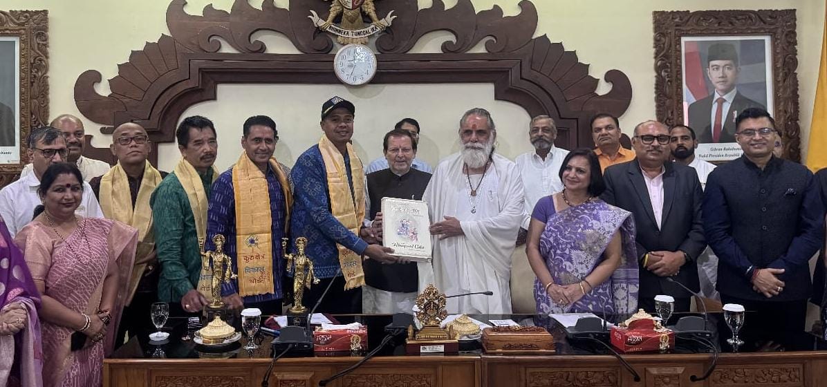 इंडाेनेशिया में आयाेजित गीता जयंती समाराेह में भाग लेते पर्यटन मंत्री अरविंद शर्मा