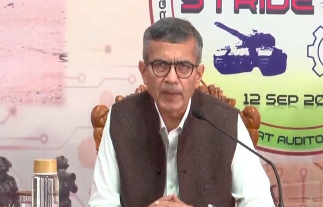 फोटो: पुणे में आयोजित संगोष्ठि को संबोधित करते हुए केंद्रीय सचिव राजेश कुमार सिंह फोटो: पुणे में आयोजित संगोष्ठि को संबोधित करते हुए केंद्रीय सचिव राजेश कुमार सिंह