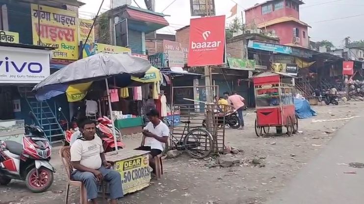 भारत-नेपाल सीमा पानीटंकी बाजार सुना पड़ा भारत-नेपाल सीमा पानीटंकी बाजार सुना पड़ा