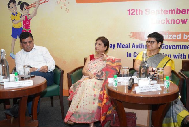 कार्यशाला में मंचासीन प्रमुख सचिव बाल विकास एवं महिला कल्याण लीना जौहरी कार्यशाला में मंचासीन प्रमुख सचिव बाल विकास एवं महिला कल्याण लीना जौहरी