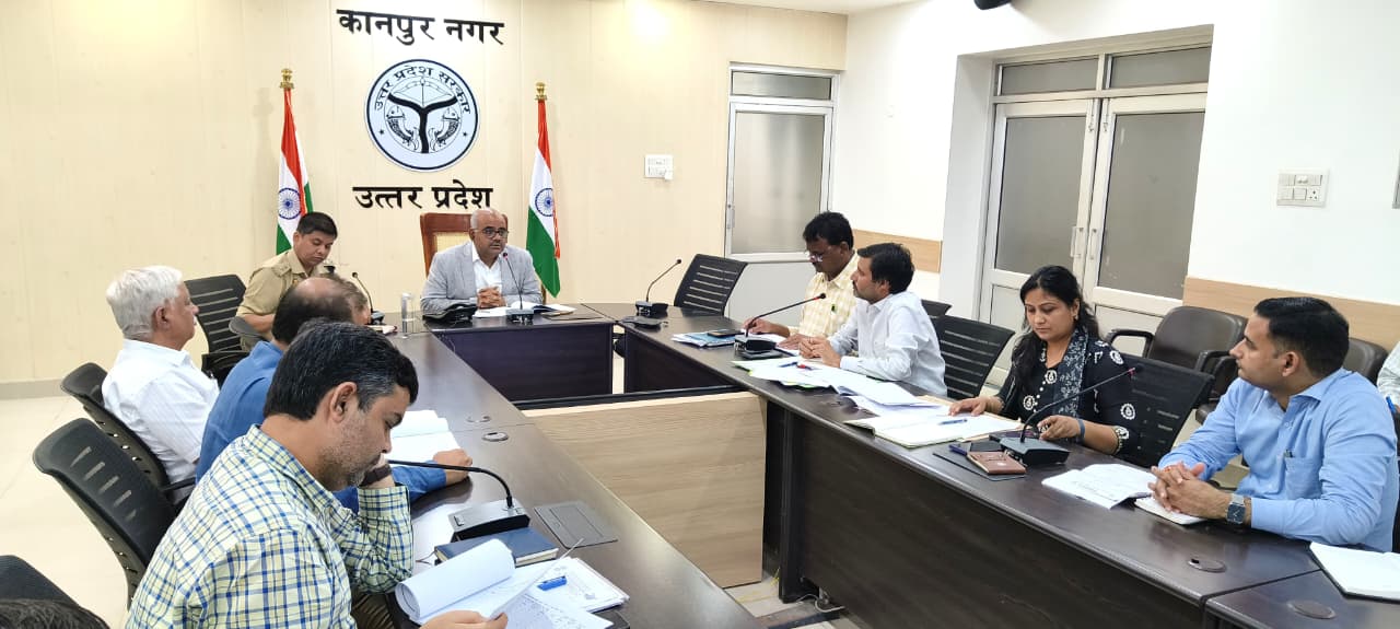 जीवन है अनमोल, यातायात नियमों का करें पालन, दुर्घटना में न गंवाए जान जीवन है अनमोल, यातायात नियमों का करें पालन, दुर्घटना में न गंवाए जान