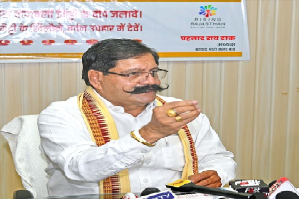 माटी कला क्राफ्टमैन व डिजाइनर प्रशिक्षण के लिए जाएंगे यूपी : माटी कला बोर्ड अध्यक्ष टाक माटी कला क्राफ्टमैन व डिजाइनर प्रशिक्षण के लिए जाएंगे यूपी : माटी कला बोर्ड अध्यक्ष टाक