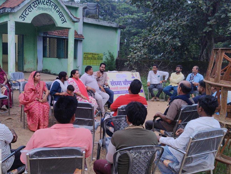 जांजगीर चांपा: जनचौपाल लगाकर पीएम आवास हितग्राहियों से किया जा रहा संवाद