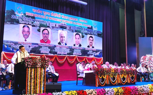 सम्बोधित करते प्रो टीजी सीताराम सम्बोधित करते प्रो टीजी सीताराम