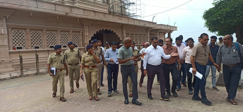 सीहोरः कलेक्टर-एसपी ने सलकनपुर मेले की व्यवस्थाओं का किया निरीक्षण सीहोरः कलेक्टर-एसपी ने सलकनपुर मेले की व्यवस्थाओं का किया निरीक्षण