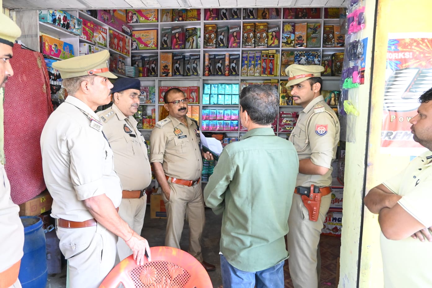 निरीक्षण करते एसपी