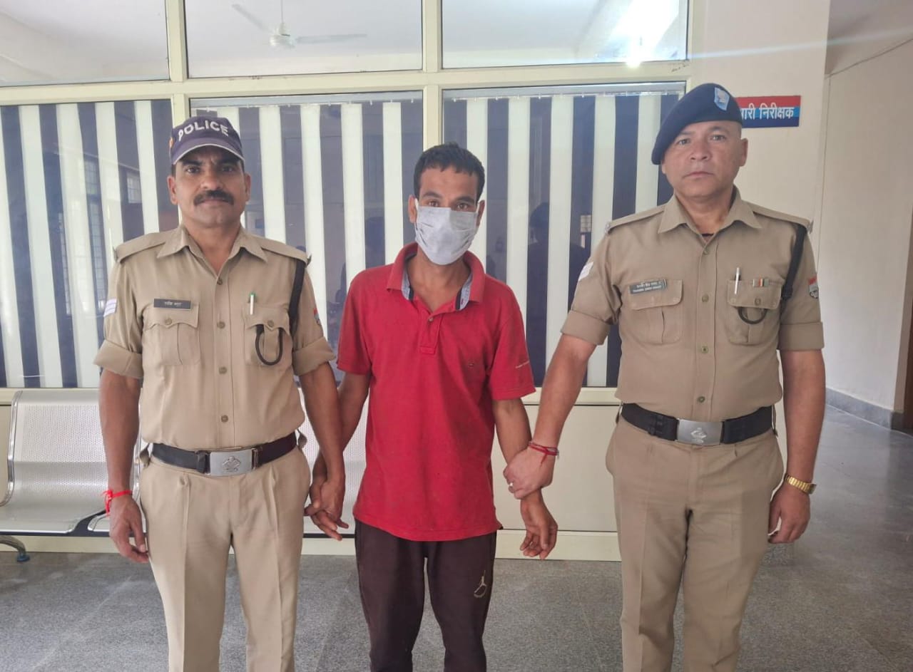 पत्नी की हत्या करने वाले आरोपी पति को पुलिस ने  गिरफ्तार कर भेजा जेल