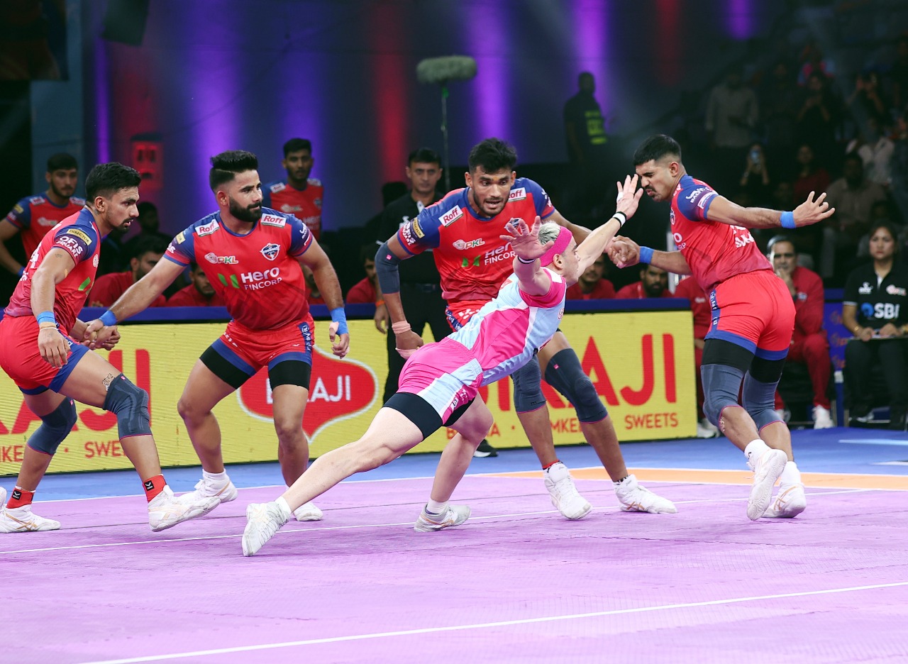 नितिन कुमार के सुपर-10 से जयपुर पिंक पैंथर्स ने घर में दर्ज की पहली जीत नितिन कुमार के सुपर-10 से जयपुर पिंक पैंथर्स ने घर में दर्ज की पहली जीत