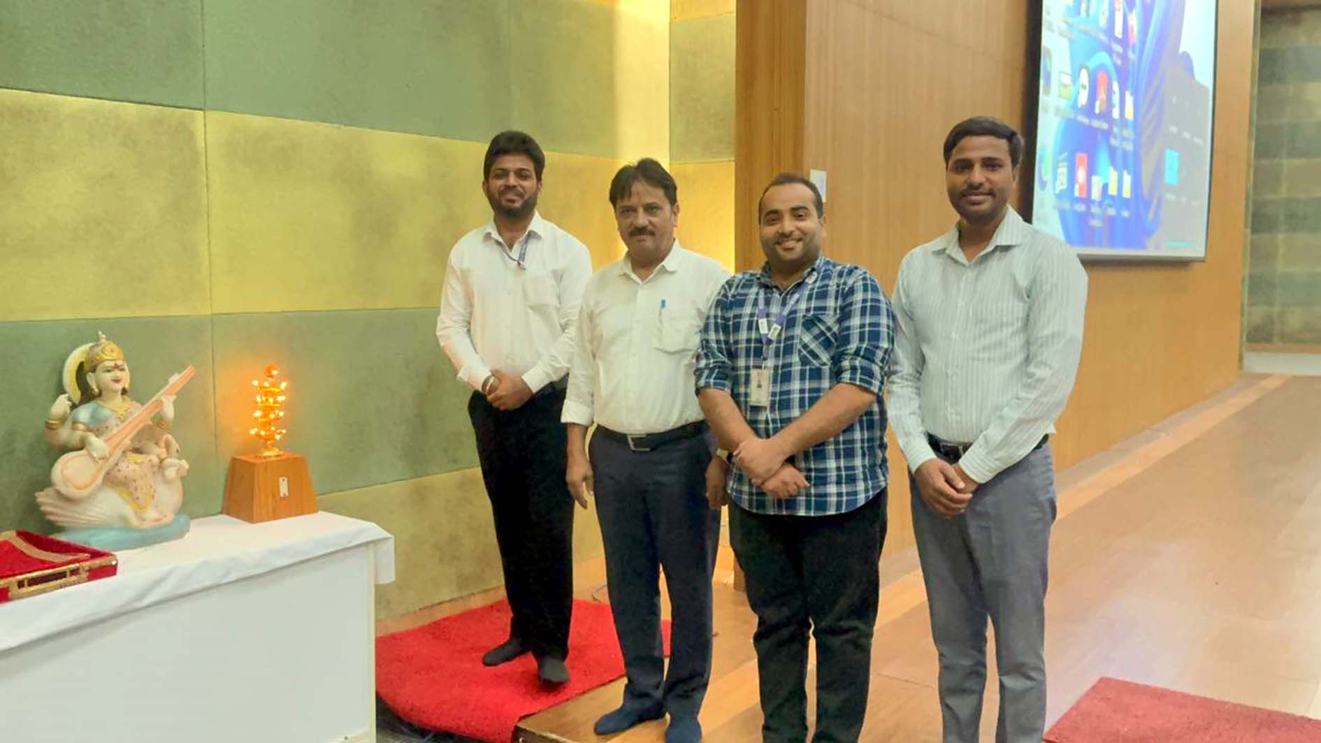 कार्यशाला का उद्घाटन करते एचएसबी के निदेशक प्रो. विनोद कुमार बिश्नोई।