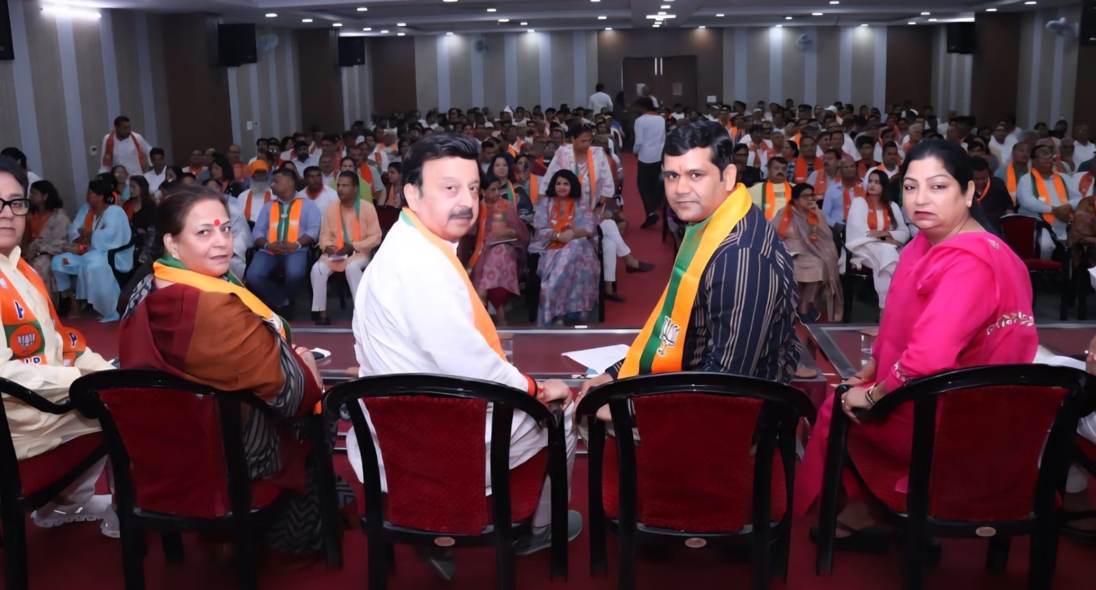 गुरुग्राम में पीएम मोदी के जन्मदिन पर कार्यक्रम के संबंध में बैठक में मौजूद मंत्री राव नरबीर सिंह, प्रदेश सचिव गार्गी कक्कड़, भाजपा जिला अध्यक्ष सर्वप्रिय त्यागी, बोधराज सीकरी।