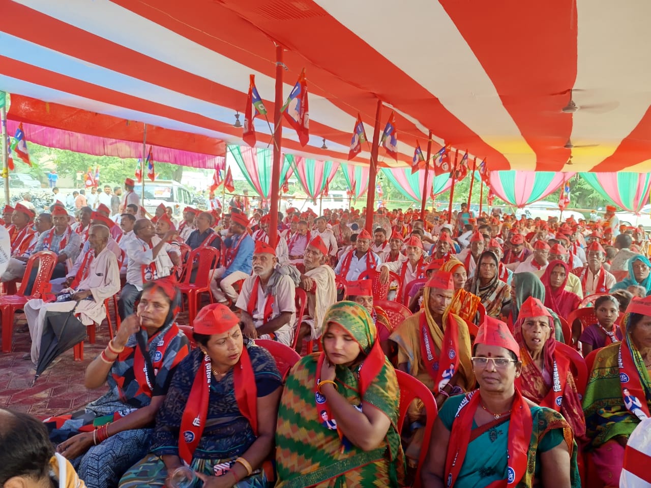 कार्यक्रम में उपस्थित वीआईपी कार्यकर्ता