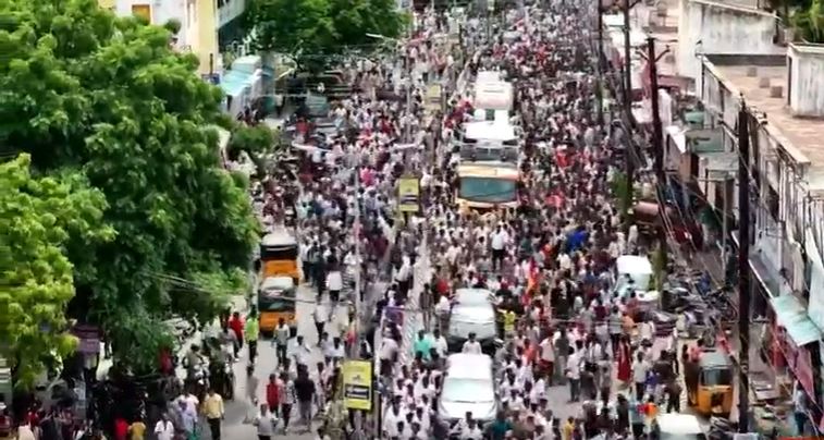 विजय त्रिची पहुँचे- विजय त्रिची पहुँचे-